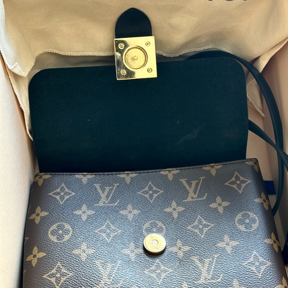 Authentic Louis Vuitton locky BB Bag - Picture 5 of 10